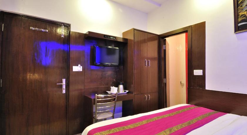 Hotel Nirmal Mahal by Check In Room