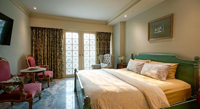 Image of 2 Bedroom Family Suite 6