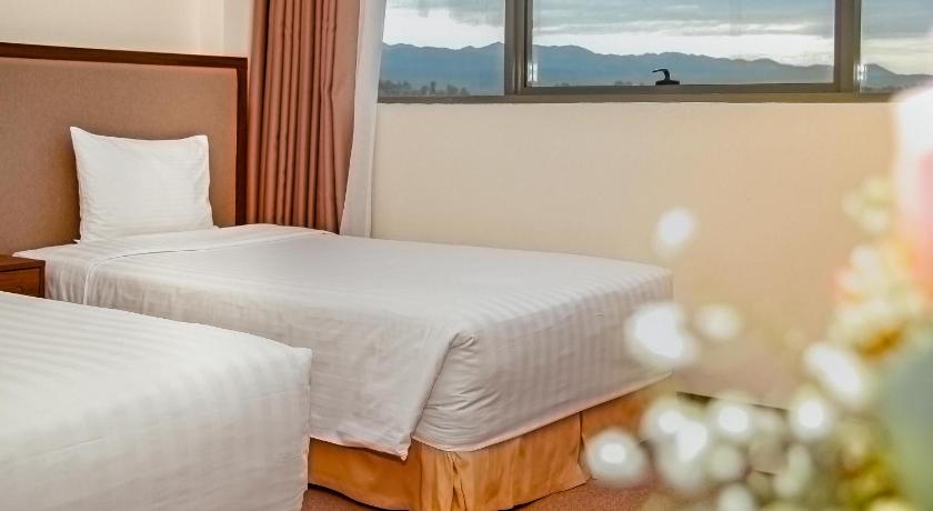 Image of Deluxe Twin Bed 9
