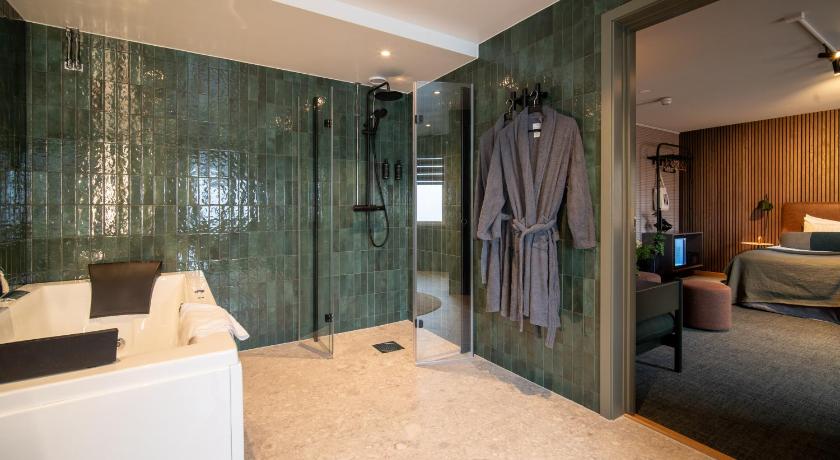 Image of Suite 4