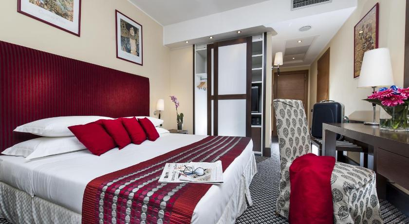 ローマ Cardinal St Peter Hotel 4つ星 ホテル プール