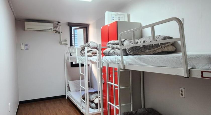 4床女生宿舍(1人床位) (1 Person in 4-Bed Dormitory - Female Only)的照片 6