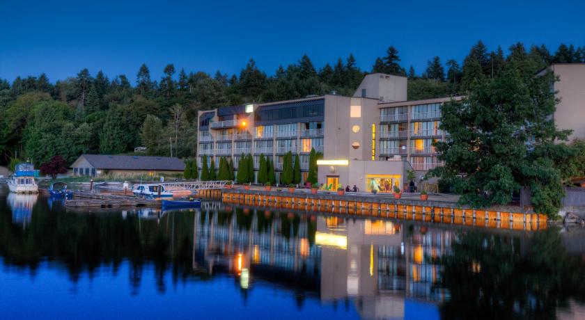 OCEANFRONT SUITES AT COWICHAN BAY