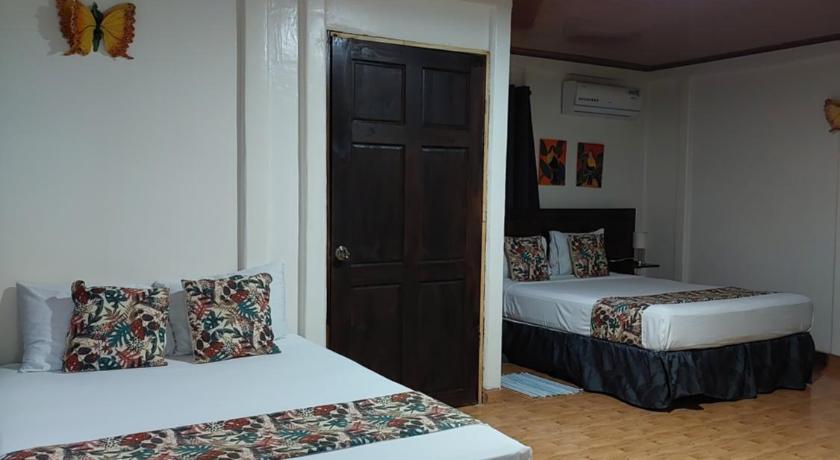 Image of Deluxe Queen Room 9