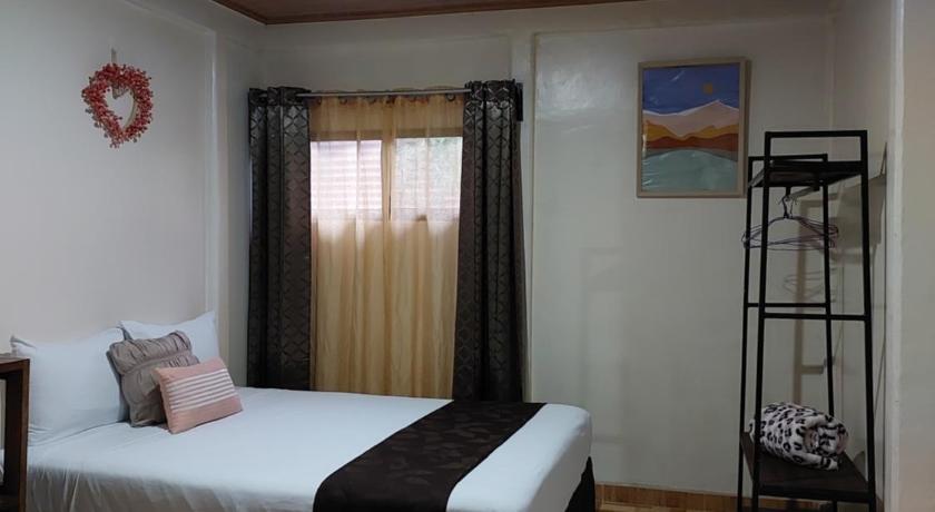 Image of Deluxe Queen Room 4