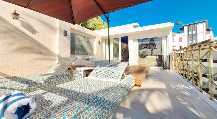 Image of Panoramic Ocean View Room 11