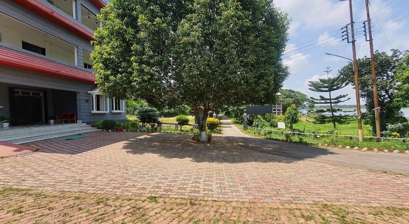 アガルタラ Lake Side Resort Neermahal 3つ星 ホテル スイート