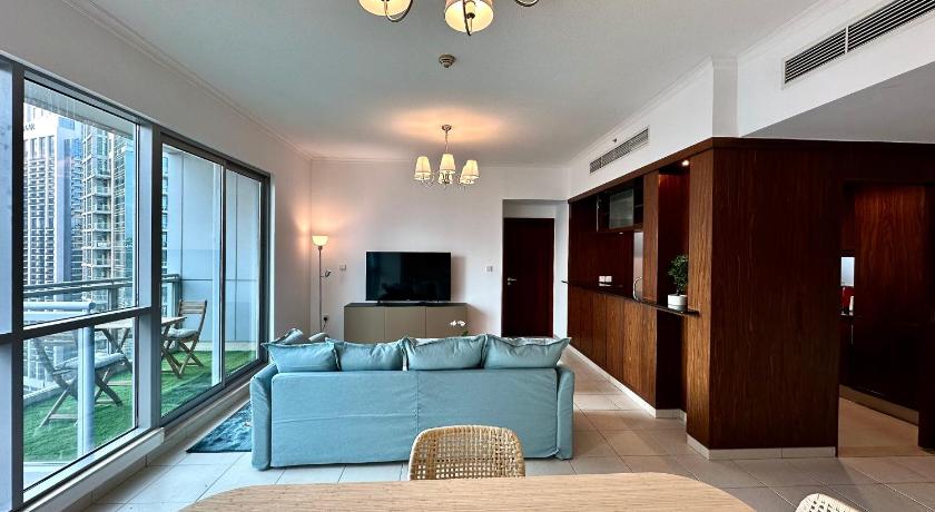 Lux BnB  I The Residences I Sky Line Views - image 13