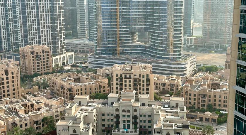 Lux BnB  I The Residences I Sky Line Views - image 12