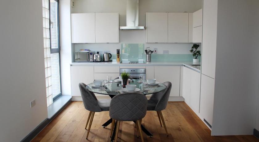 Canning Town by Viridian Apartments - image 3