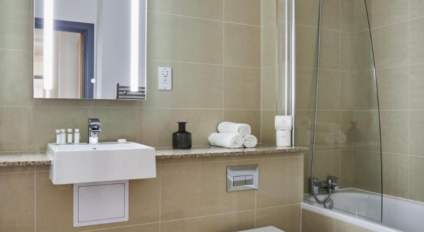 Canning Town by Viridian Apartments - image 8