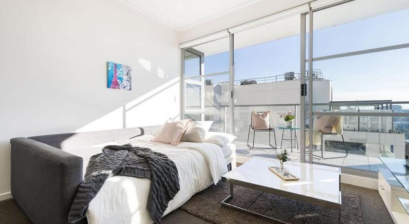 Spacious 2BR Apt with A View Over Darling Harbour - image 10