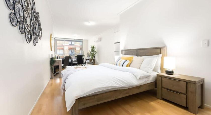 A Modern & Stylish Studio Next to Darling Harbour - image 10