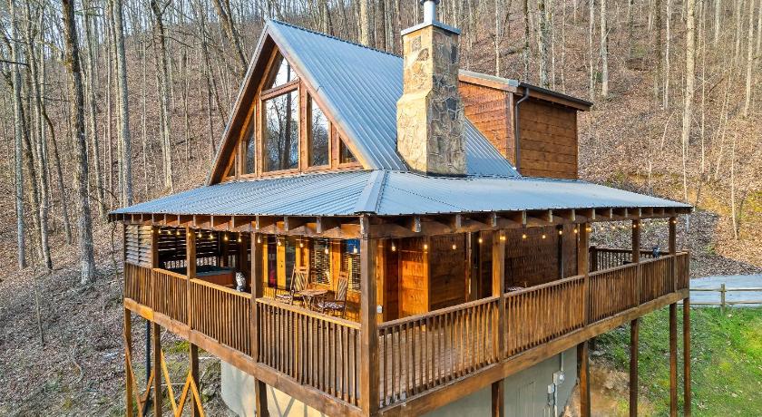 Private! Hot Tub, Views, & Games