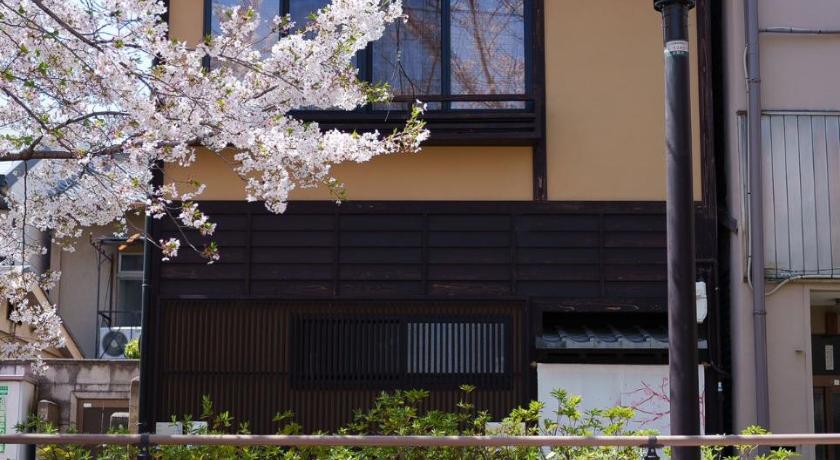 京都 Konayuki Inn, 9 minutes walk from Kyoto Station 4つ星 ゲストハウス プール