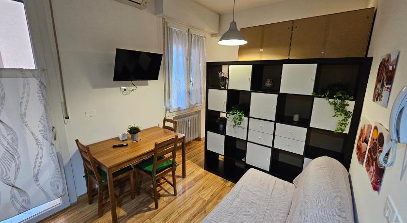 Image of Studio with Balcony 7