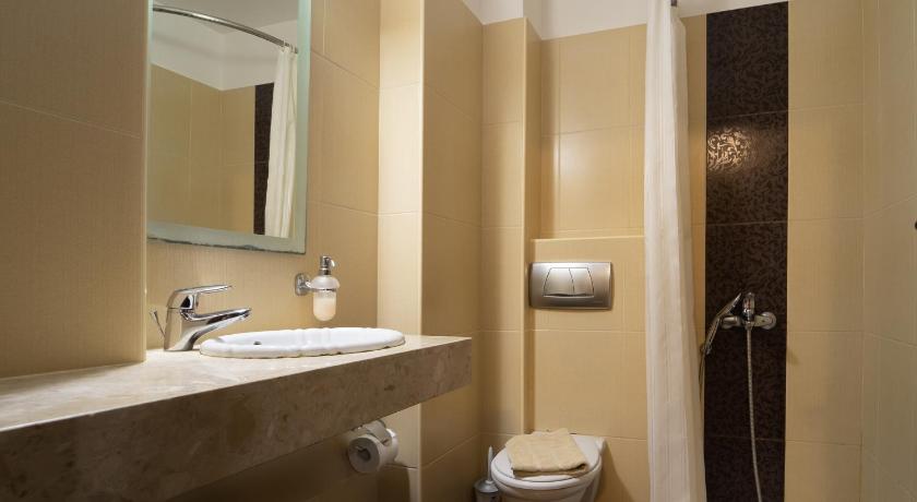Image of Suite Pool View 2