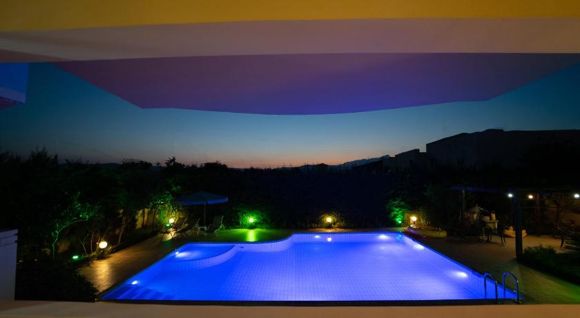 Image of Family & Friends Suite Sea View 2