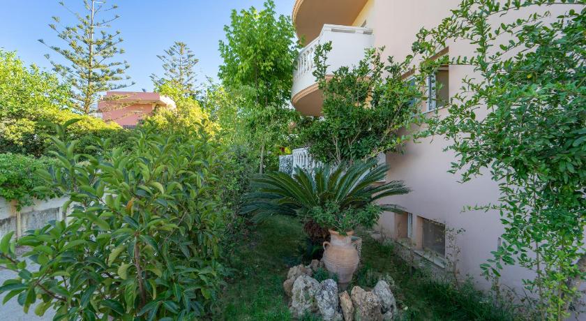 Image of Suite - Garden View 7