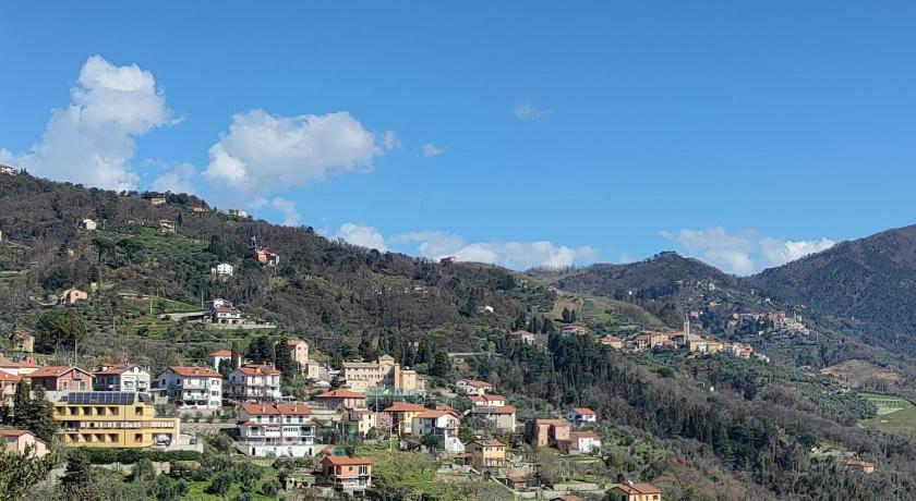 Appartamento tra le Cinque Terre, Camogli e Portofino con scorcio mare all'orizzonte