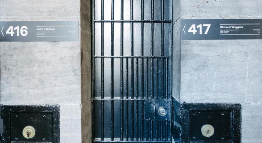 Image of Twin Jail Cell 5