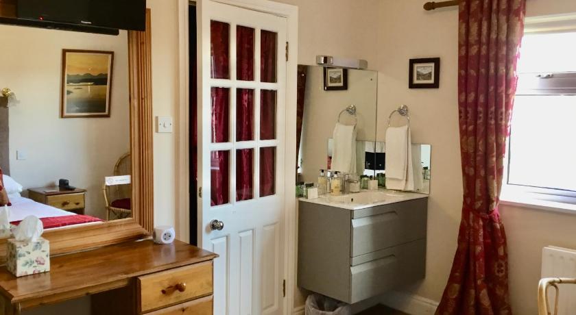 Image of One-Bedroom Apartment 6