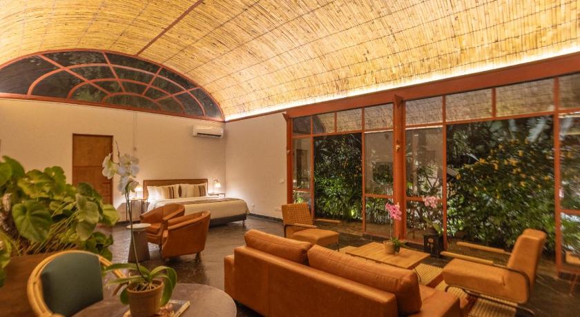 Image of Bungalow with Patio 6