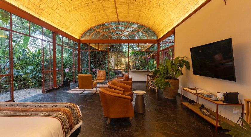 Image of Bungalow with Patio 3