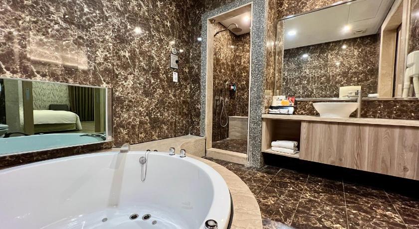 Cigar Motel – Tainan, AR
