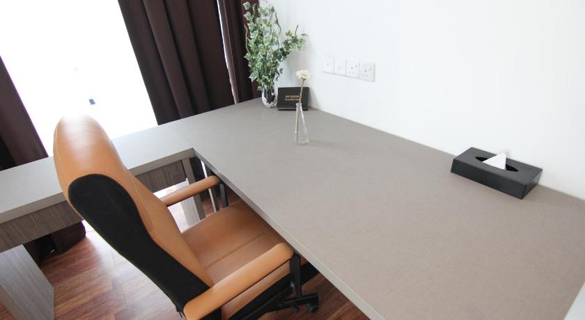 Image of Executive Deluxe King 12