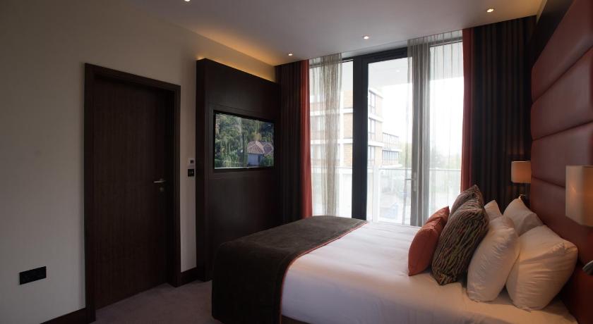 Image of Junior Deluxe Room 1