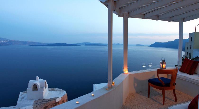 Menias Cave House photo