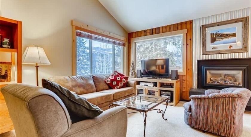 Timbernest Condo - 2 BDR Walk to Downtown & Lift