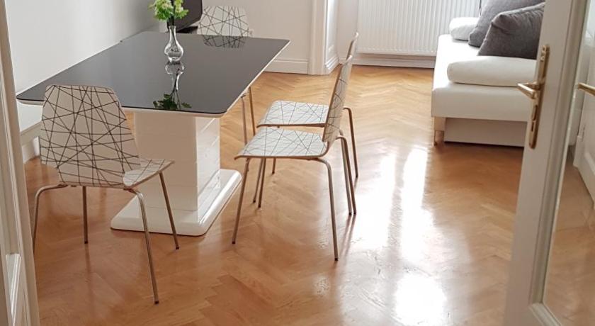 Sobieski Apartments - image 2