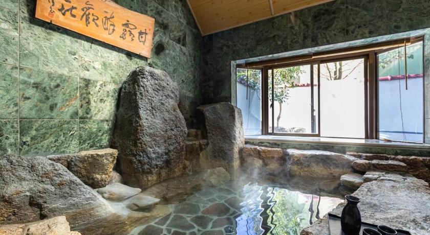 Nishimuro 源泉かけ流し温泉付き貸し切り別荘白浜観光に最適の立地14名宿泊可能 4-Star Accommodation room