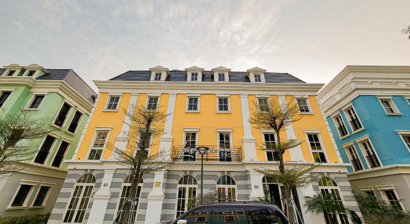 Lavian Hotel – Halong, MA
