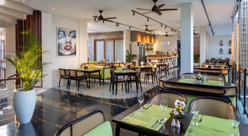 Bali Mokko Suites Batubelig 4-Star Hotel restaurant