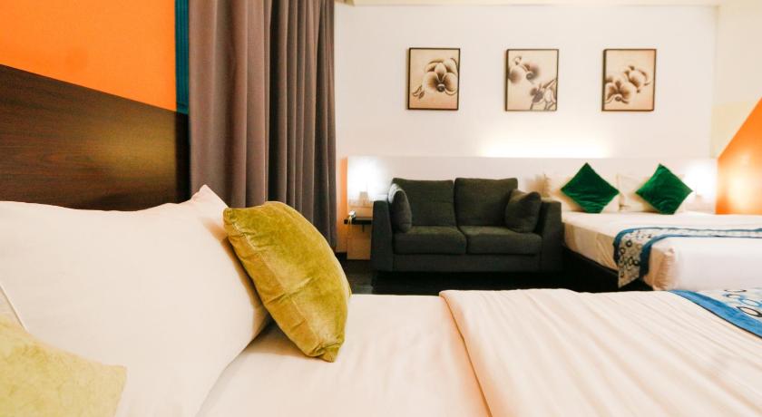 Image of Deluxe Family Room 3