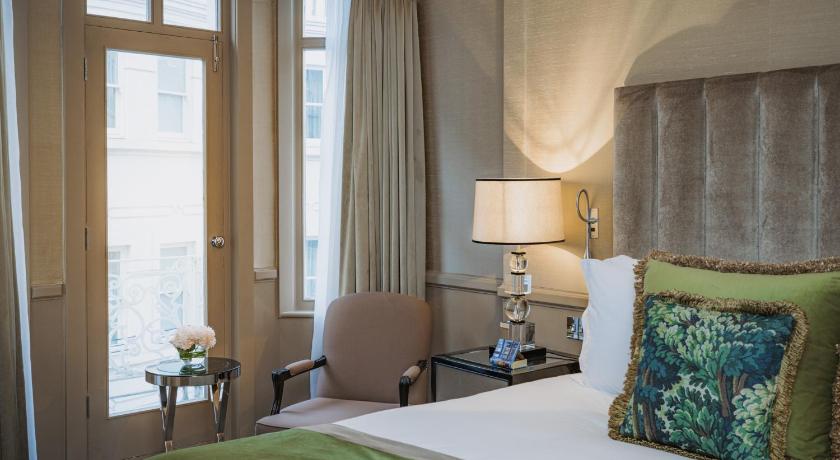 Image of Superior Room 11