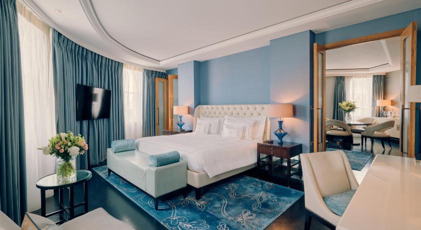 Image of River Suite 3