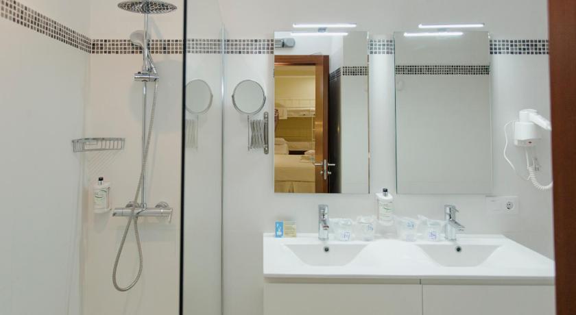 Image of Family Room 2