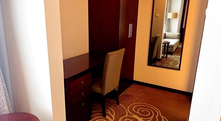 Image of Deluxe Suite 17