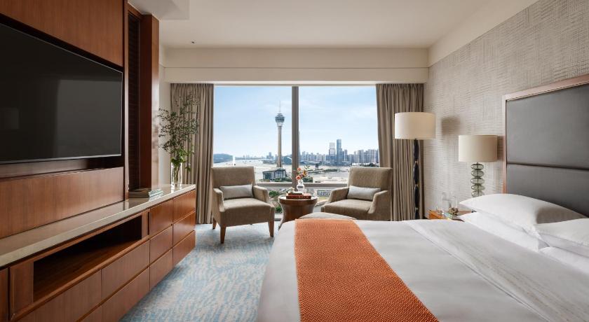 Image of Deluxe Tower Suite 0