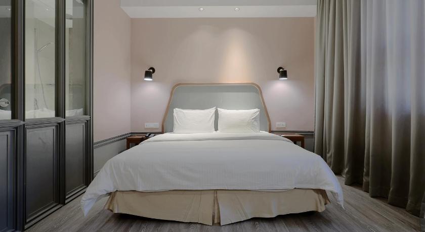 Image of Boutique King 5