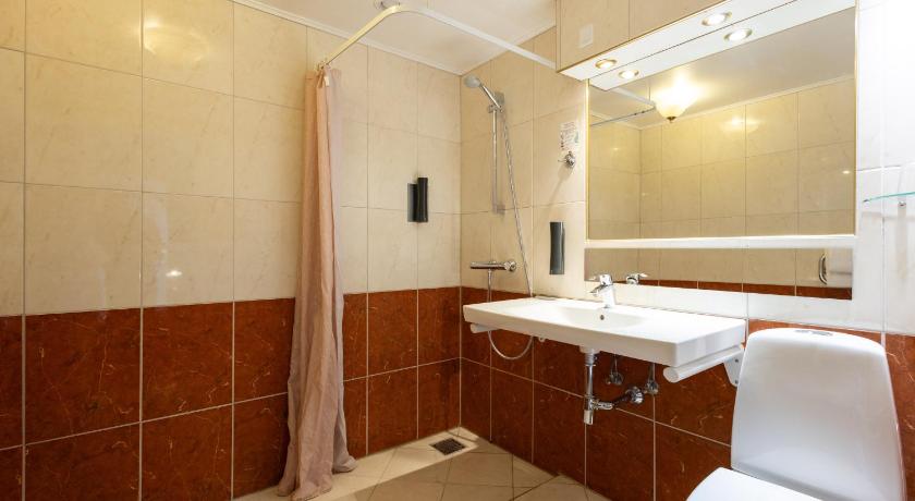 Image of Double or Twin Room with Extra Bed 2