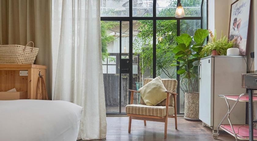 Image of Deluxe Double Room 9