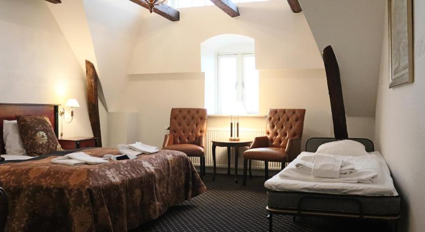 Image of Triple Room 1