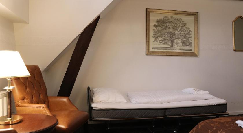 Image of Triple Room 8