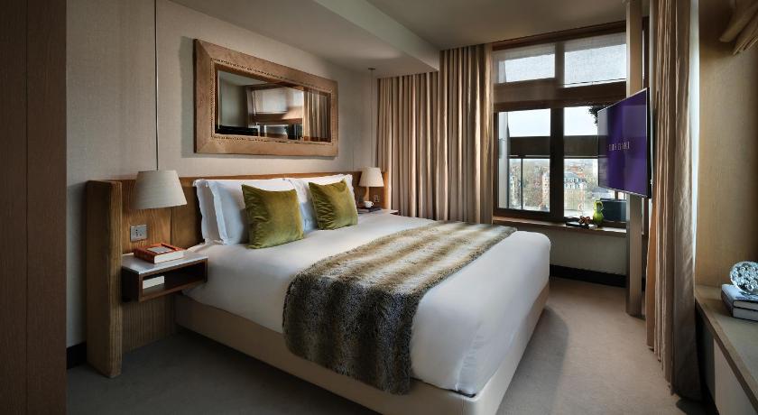 Image of Penthouse Suite 6