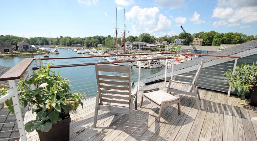 The Boathouse photo